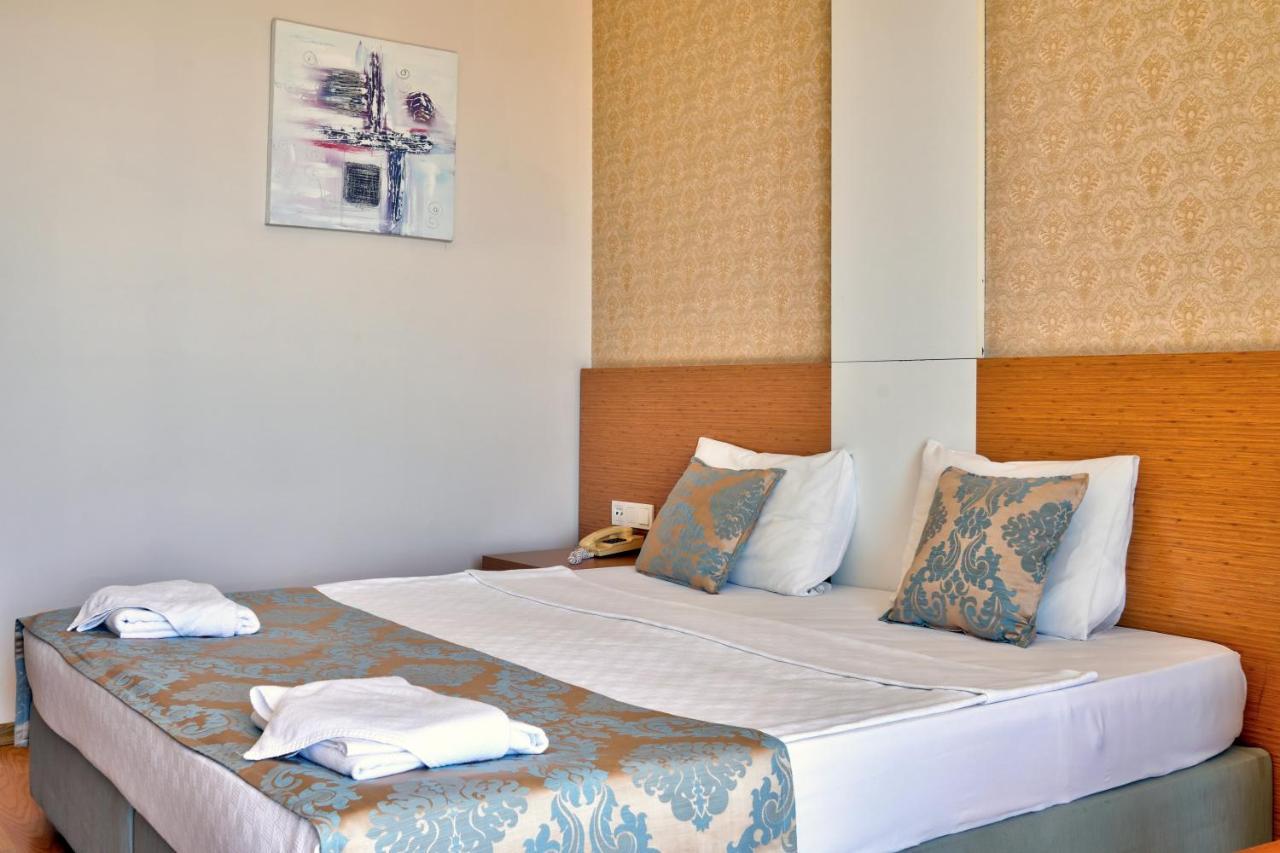 Blue Fish Hotel โคนัคคลึ ภายนอก รูปภาพ