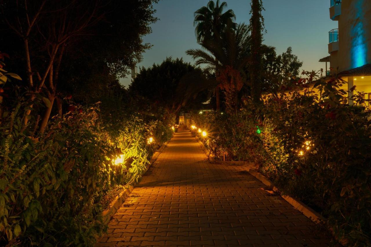 Blue Fish Hotel โคนัคคลึ ภายนอก รูปภาพ