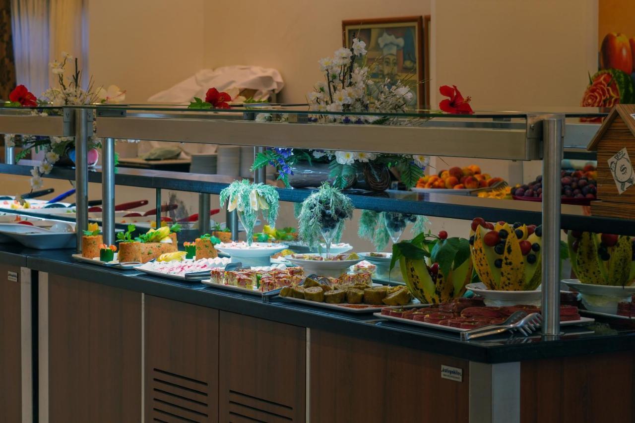 Blue Fish Hotel โคนัคคลึ ภายนอก รูปภาพ